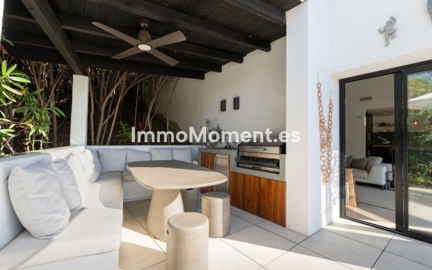 Bestaande woning - Vrijstaande villa - Binnenland  - Istán