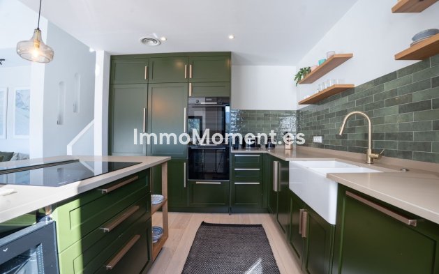 Bestaande woning - Vrijstaande villa - Binnenland  - Istán