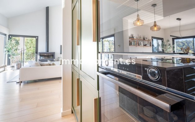 Bestaande woning - Vrijstaande villa - Binnenland  - Istán