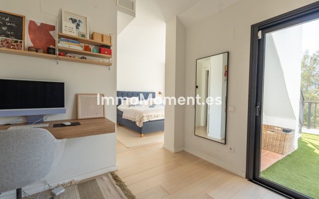 Bestaande woning - Vrijstaande villa - Binnenland  - Istán
