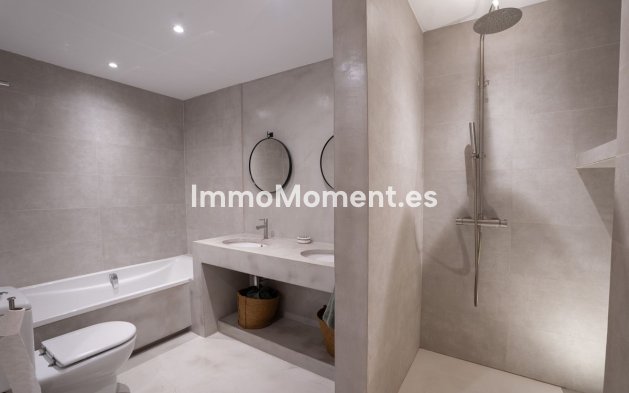 Bestaande woning - Vrijstaande villa - Binnenland  - Istán
