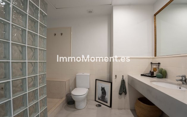 Bestaande woning - Vrijstaande villa - Binnenland  - Istán