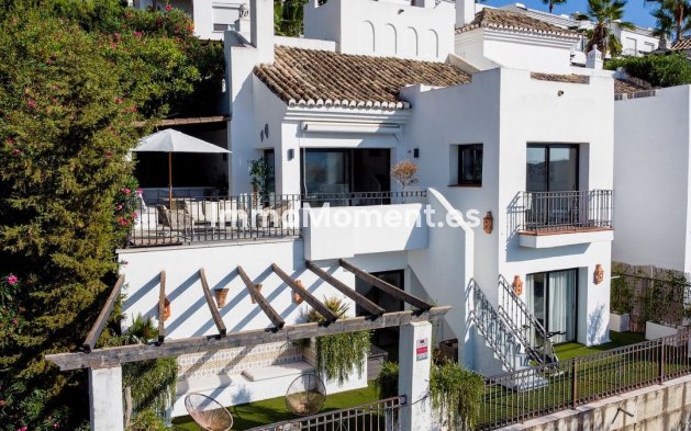 Bestaande woning - Vrijstaande villa - Binnenland  - Istán