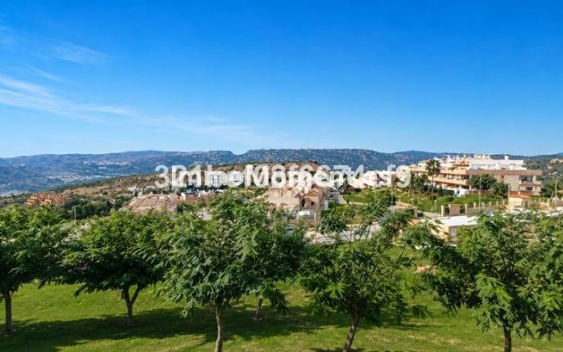 Resale - Apartment - Casares - Casares Centro