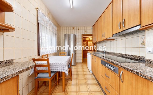 Resale - Detached villa - Benalmadena - Benalmadena Centro
