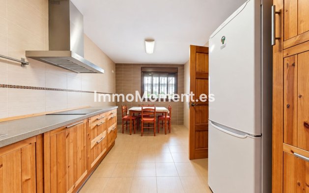 Resale - Detached villa - Benalmadena - Benalmadena Centro
