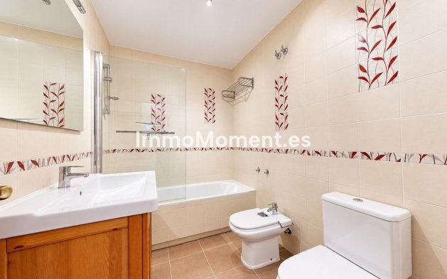 Resale - Detached villa - Benalmadena - Benalmadena Centro
