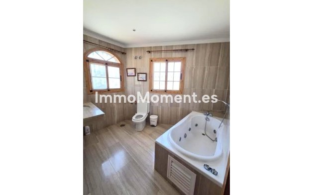 Reventa - Villa independiente - Estepona  - Cancelada