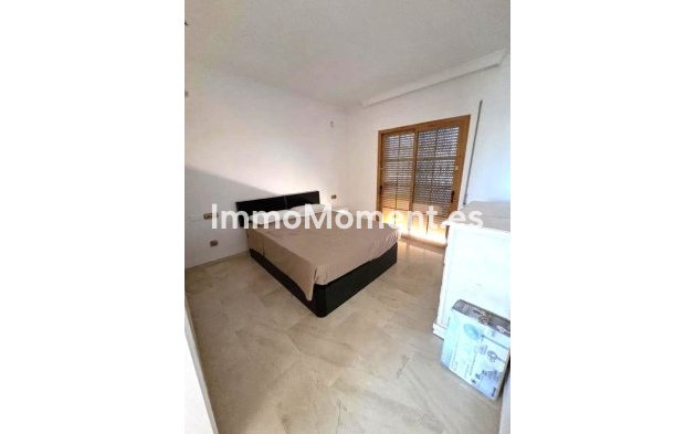 Reventa - Villa independiente - Estepona  - Cancelada