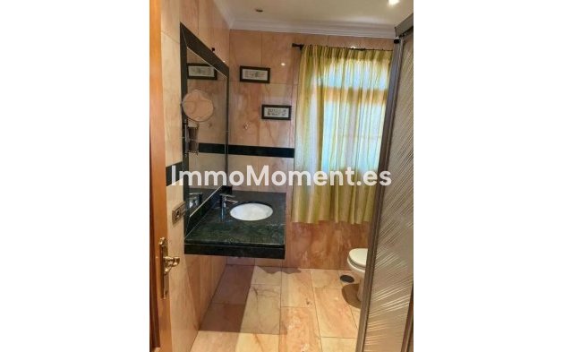 Reventa - Villa independiente - Estepona  - Cancelada