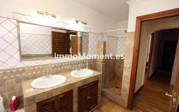 Revente - Villa individuelle - Estepona  - Atalaya