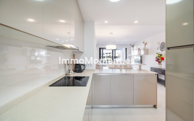 Resale - Apartment - Estepona - Estepona Centro