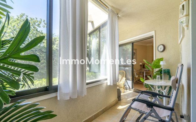 Resale - Apartment - Estepona - Atalaya