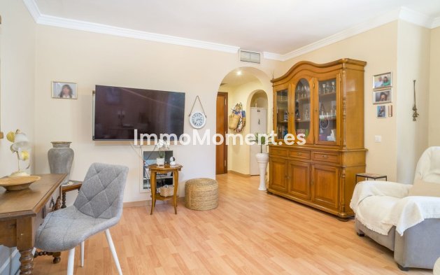 Resale - Apartment - Estepona - Atalaya