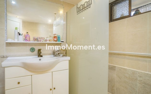 Resale - Apartment - Estepona - Atalaya
