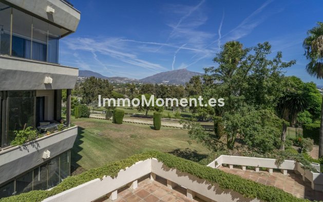 Resale - Apartment - Estepona - Atalaya
