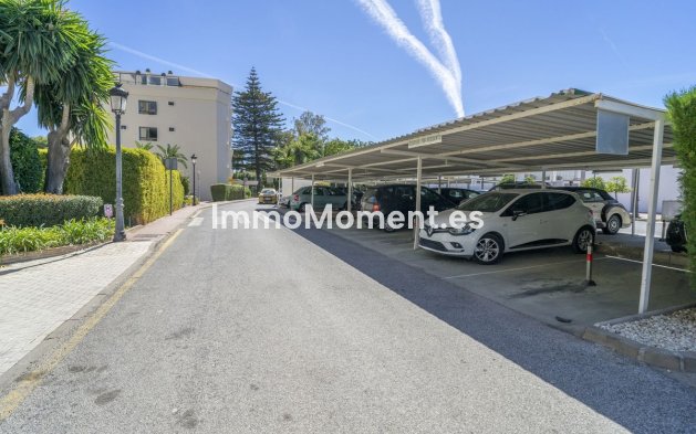 Resale - Apartment - Estepona - Atalaya