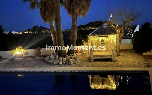 Resale - Detached villa - Benalmadena - Benalmadena Centro