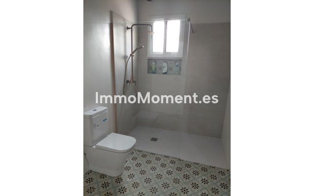Resale - Country house - Inland  - Coín