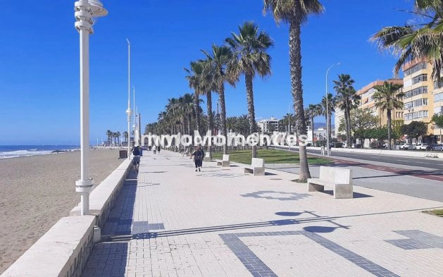 Resale - Plot - Málaga - Huelin