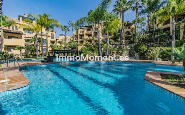 Resale - Apartment - Estepona - Atalaya