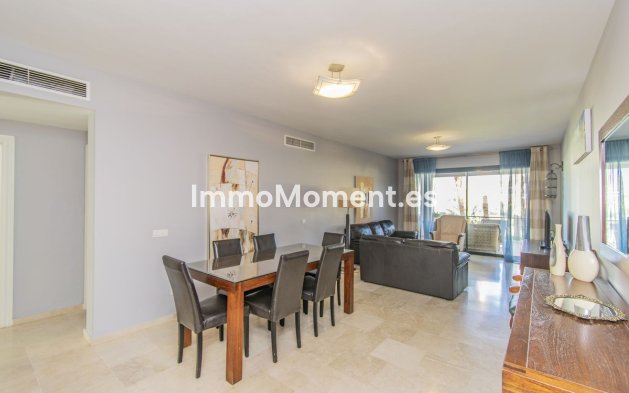 Resale - Apartment - Estepona - Atalaya