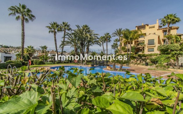 Resale - Apartment - Estepona - Atalaya