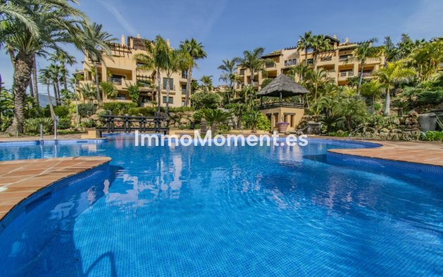 Resale - Apartment - Estepona - Atalaya