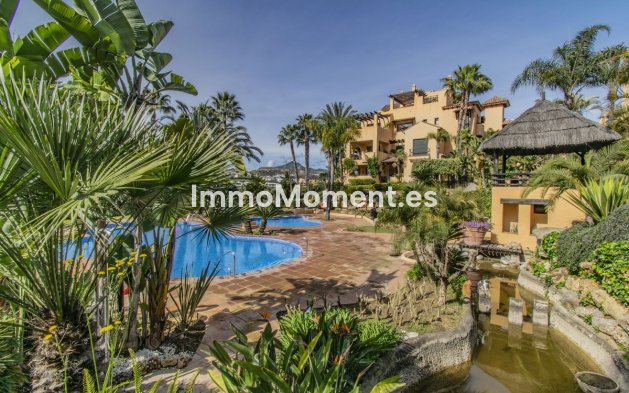 Resale - Apartment - Estepona - Atalaya