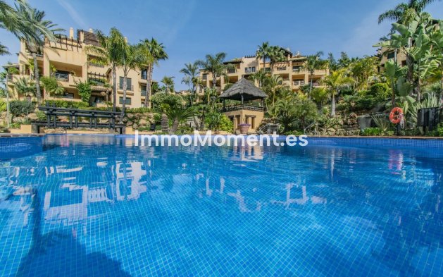 Resale - Apartment - Estepona - Atalaya