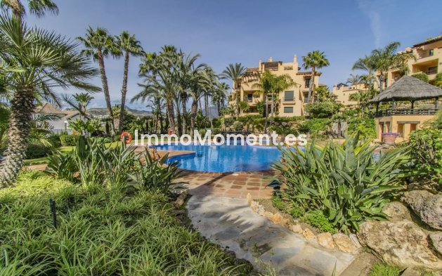 Resale - Apartment - Estepona - Atalaya