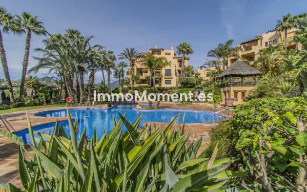 Resale - Apartment - Estepona - Atalaya
