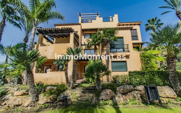 Resale - Apartment - Estepona - Atalaya