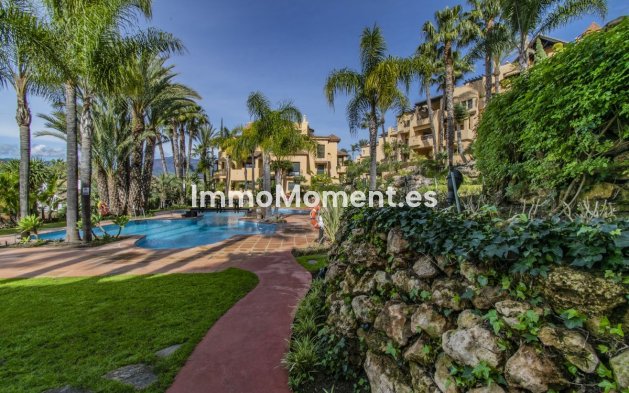 Resale - Apartment - Estepona - Atalaya