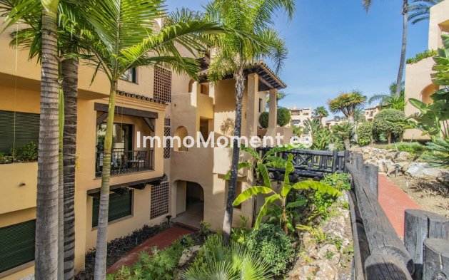 Resale - Apartment - Estepona - Atalaya