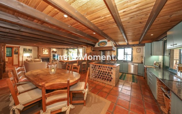 Resale - Detached villa - Inland  - Monda