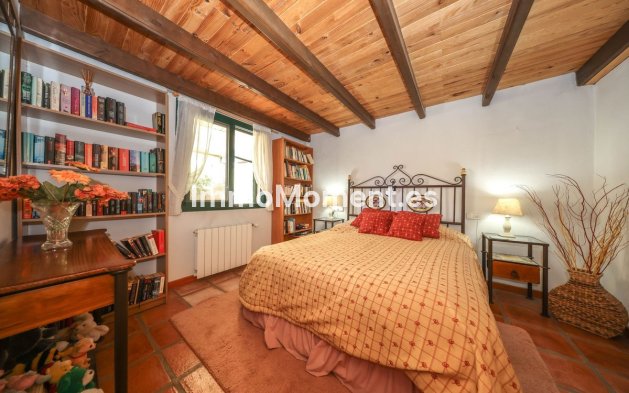 Resale - Detached villa - Inland  - Monda