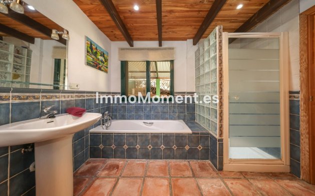 Resale - Detached villa - Inland  - Monda