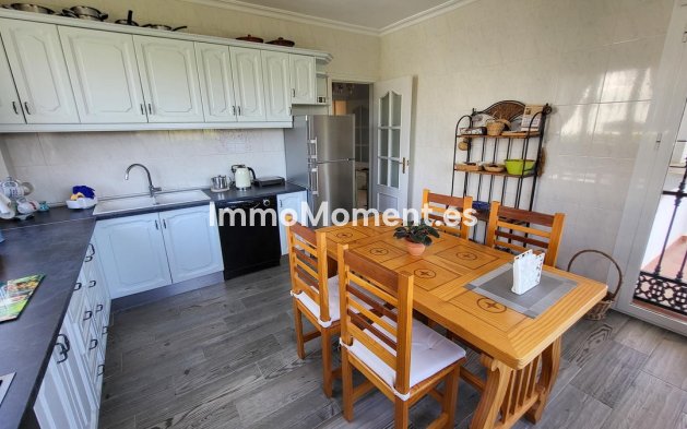 Resale - Detached villa - Marbella - Elviria