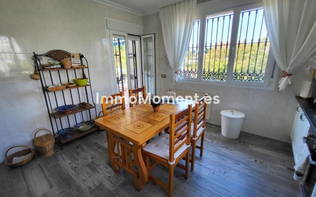 Resale - Detached villa - Marbella - Elviria