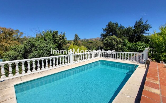 Resale - Detached villa - Marbella - Elviria