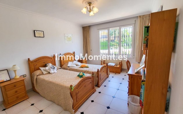 Resale - Detached villa - Marbella - Elviria