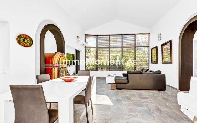 Resale - Detached villa - Marbella - Elviria