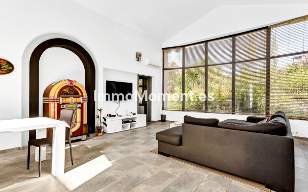 Resale - Detached villa - Marbella - Elviria