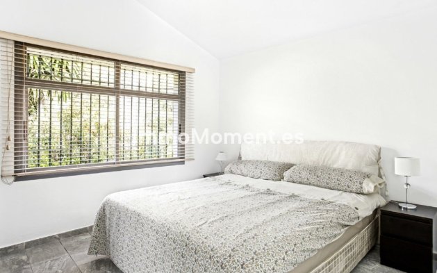 Resale - Detached villa - Marbella - Elviria