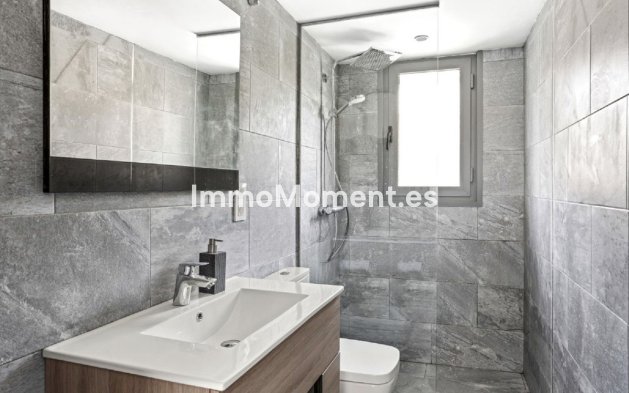 Resale - Detached villa - Marbella - Elviria