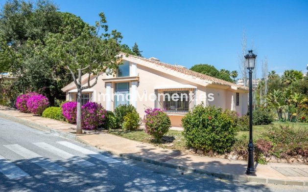 Resale - Detached villa - Marbella - Elviria