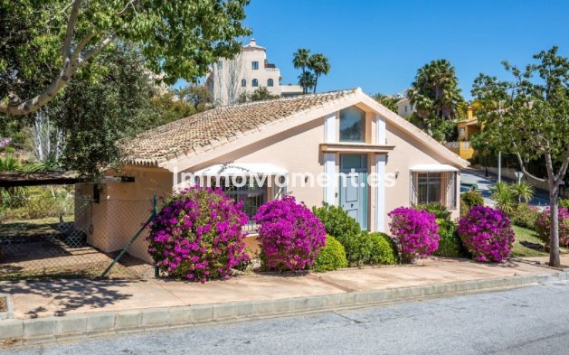 Resale - Detached villa - Marbella - Elviria