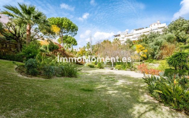 Resale - Detached villa - Marbella - Elviria