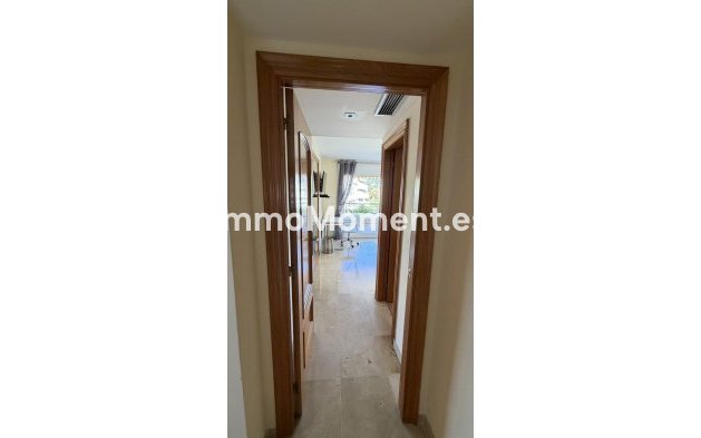 Resale - Apartment - Marbella - Guadalmina Alta